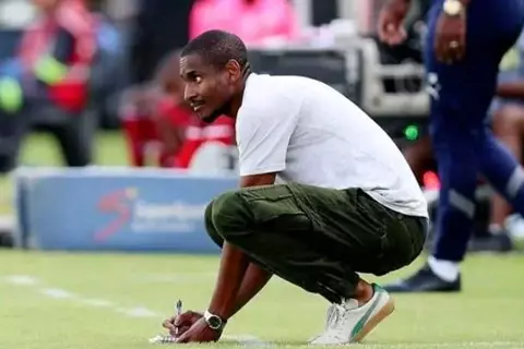 بعد توديع كأس العرش.. وكيل موكوينا يحسم مصيره مع الوداد المغربي